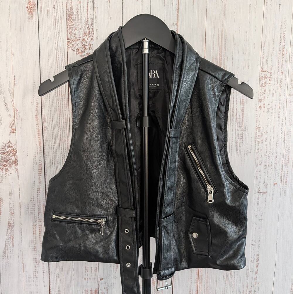 Zara Moto Biker Vest Womens Size M Black Buckle Strap Zip Cropped Sleeveless
